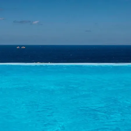Paros Sleeps 6 Air Con Wifi T478602 Villa